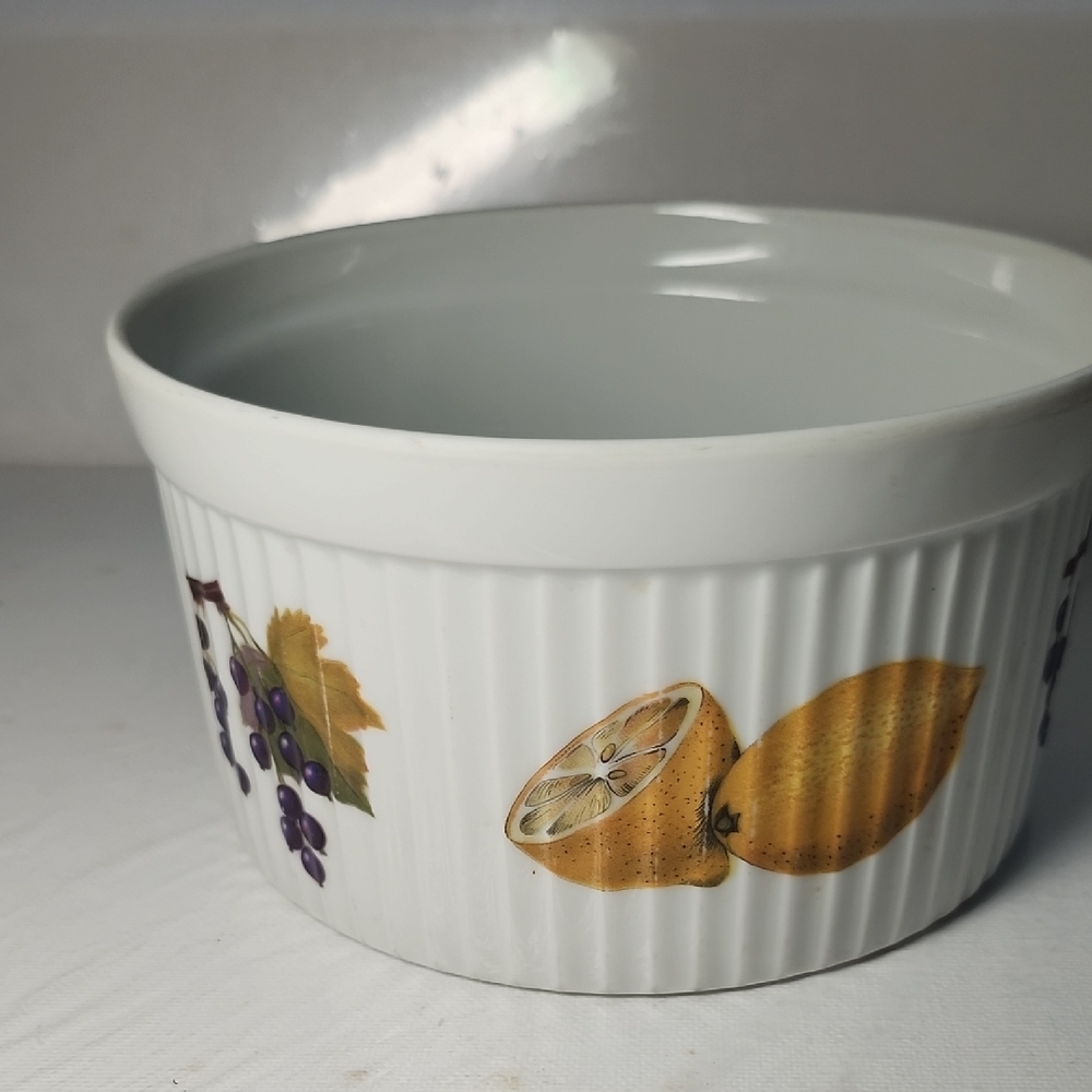 Royal Worcester Fruit Designevesham "M"